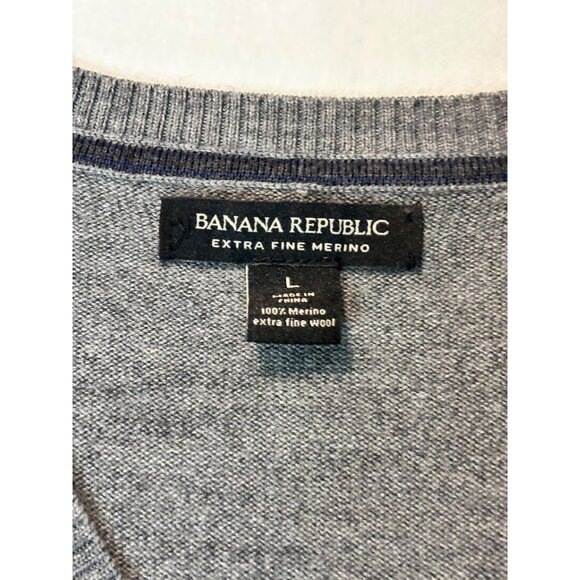 Banana Republic Extra Fine Merino Wool V-Neck Sweater Gray Size L - Picture 2 of 14
